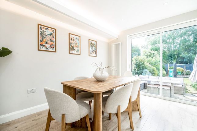 62, Bassett Gardens, Isleworth photo 4