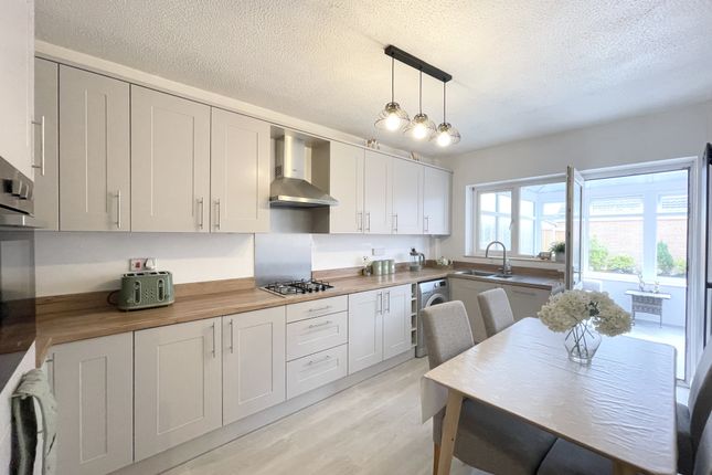 31, Denbigh Avenue, Cleveleys photo 4