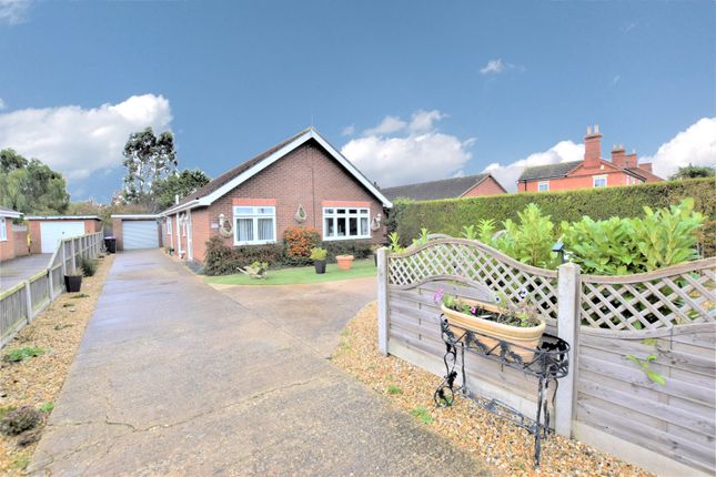 Thumbnail Detached bungalow for sale in South End, Hogsthorpe