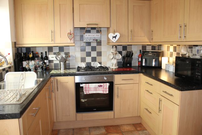59, Birchen Holme, South Normanton photo 4