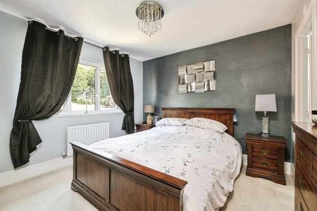 15, Clos Pen Y Cae, EBBW VALE photo 4