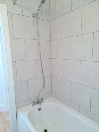 98, Bensham Manor Rd, London photo 2