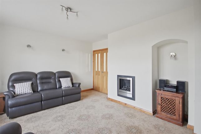 8, Linden Avenue, Chesterfield photo 2