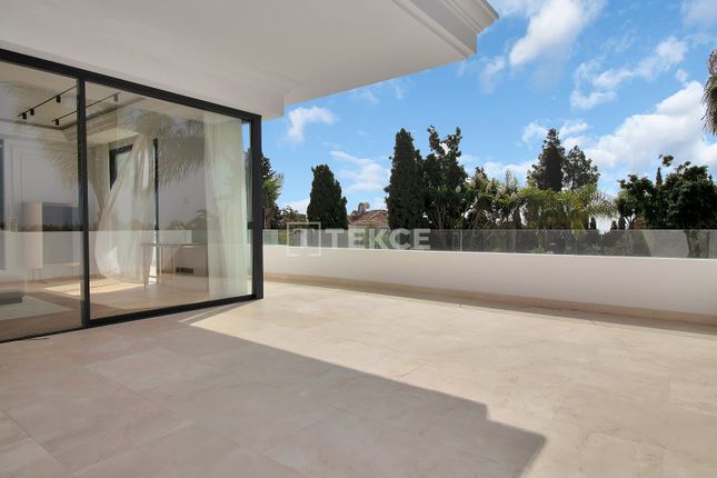 Detached house for sale in Golden Mile, Marbella, Málaga, Spain