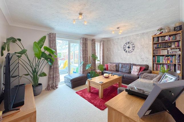 25, Cornbrash Rise, Trowbridge photo 2