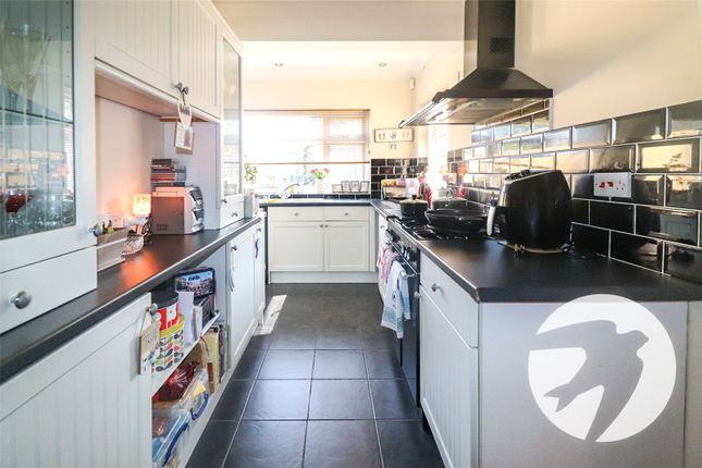 37, Coniston Close, Erith photo 3