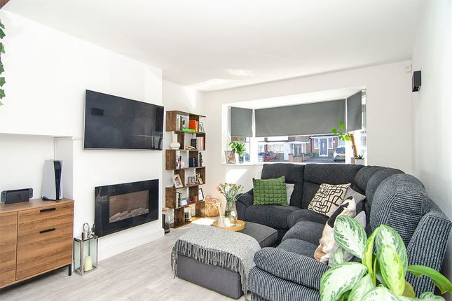 242, Tyndale Crescent, Birmingham photo 2