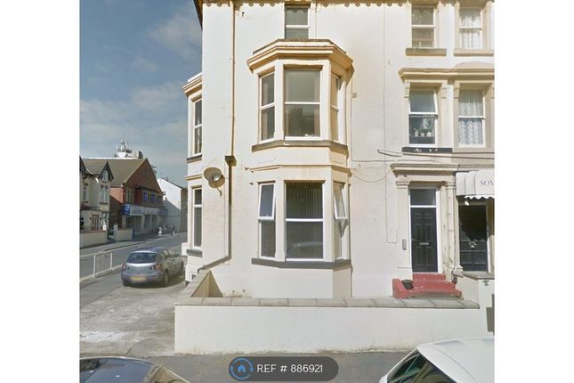 Flat to rent in Springfield Road, Blackpool