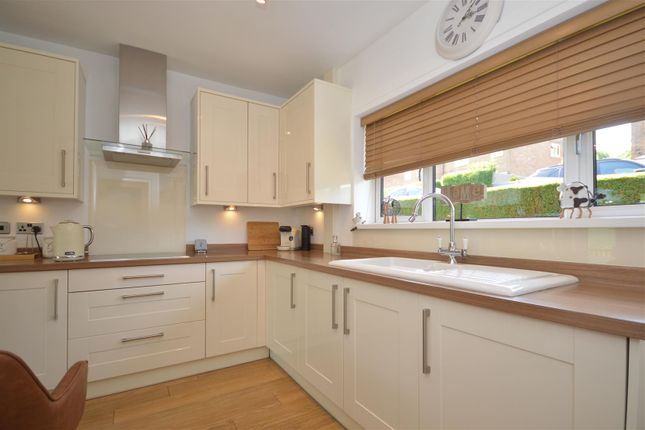 119, Wharncliffe Road, Wakefield photo 4