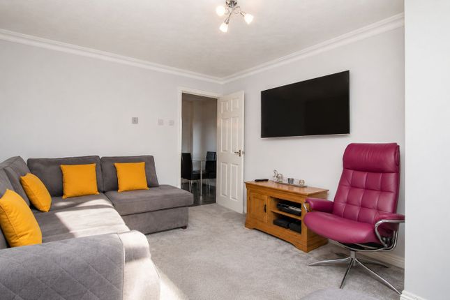 104, Derwent Road, Colchester photo 4