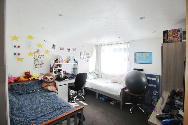 25, Gate Croft, Hertfordshire photo 4