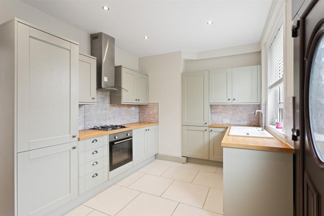 2, Torbane Avenue, East Whitburn photo 3
