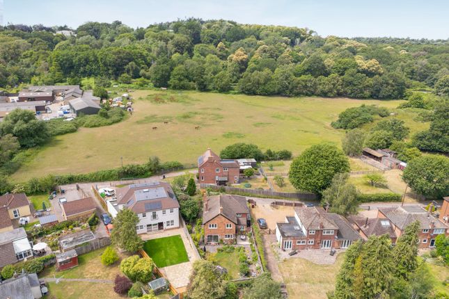 4 Whitehall Farm Lane, Virginia Water photo 2