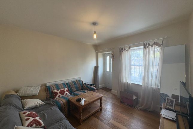 GFF, 27b, Nags Head Hill, Bristol photo 3