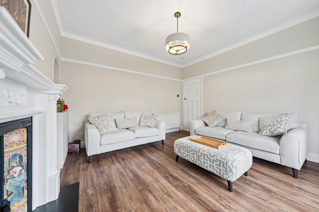 117 Kings Park Avenue, Glasgow photo 4