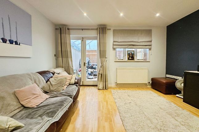 2 Stoneleigh Villas, Stoneleigh Drive, Manchester photo 3