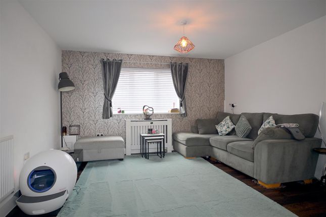 88, Kensington Way, Polegate photo 2