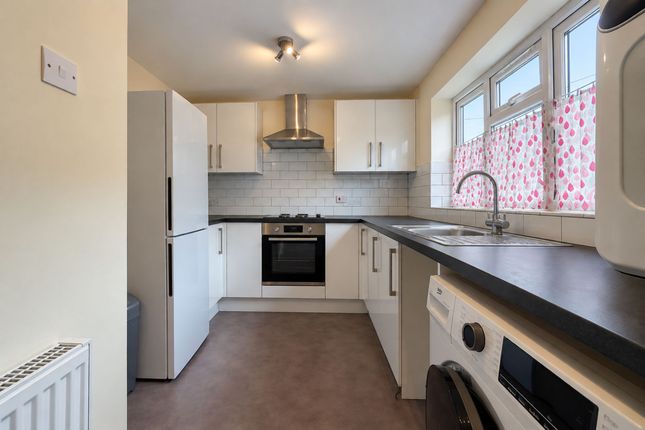 2 Orchard Court, Kidlington photo 4