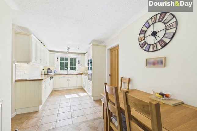 7 Brookside, Stafford photo 3