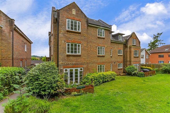 Thumbnail Flat for sale in Gatton Park Road, Redhill, Surrey