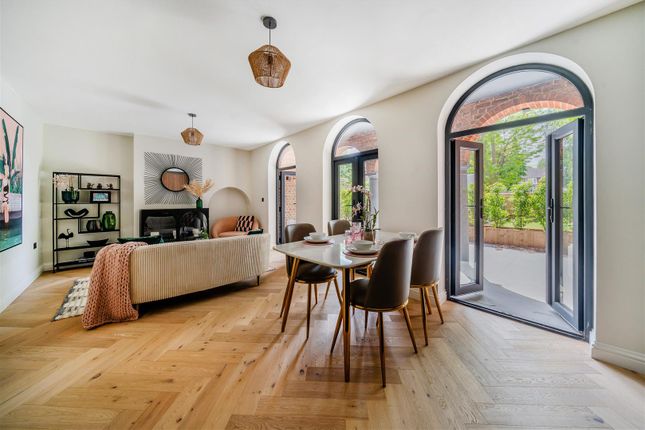 Flat for sale in St. Andrews Square, Surbiton