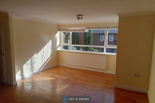 Flat to rent in Michaels Court, Luton