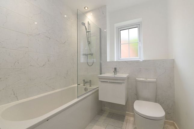 33 Kersal Wood Avenue, Salford photo 4