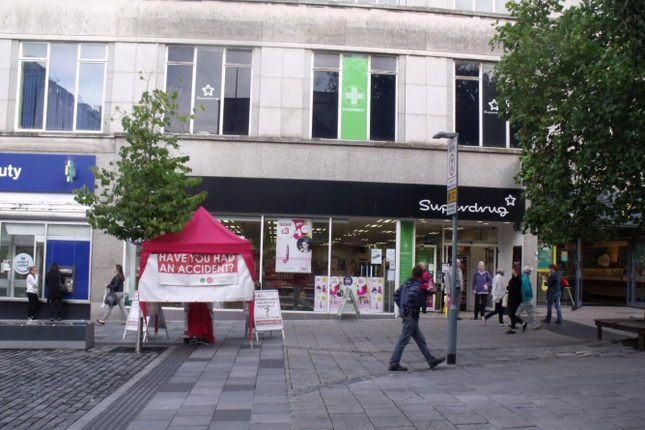 Retail premises to let in 74 New George Street, Plymouth, Devon