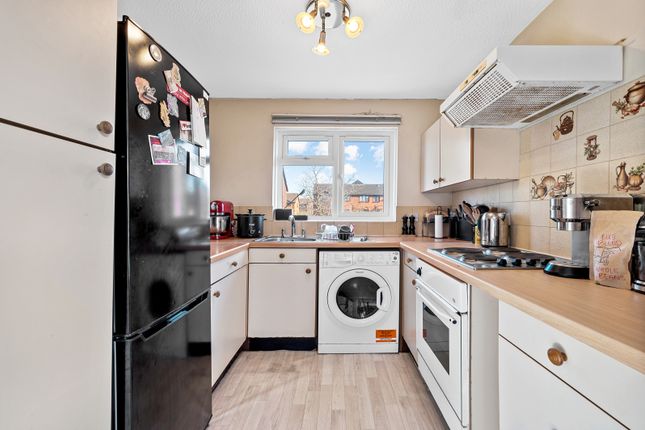 69, Kipling Drive, London photo 4