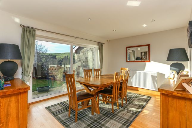7 Higher Booths Close, Rossendale photo 4