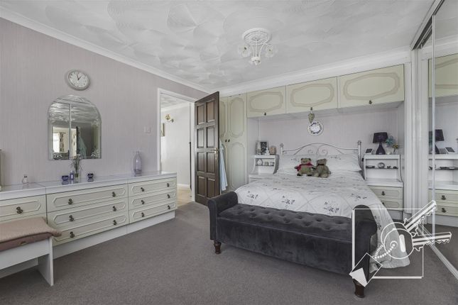 17, Norah Lane, Higham photo 4
