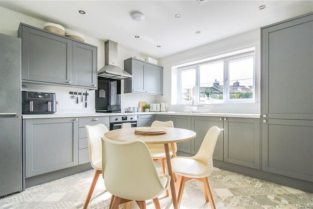 4, West End Drive, Skipton photo 2
