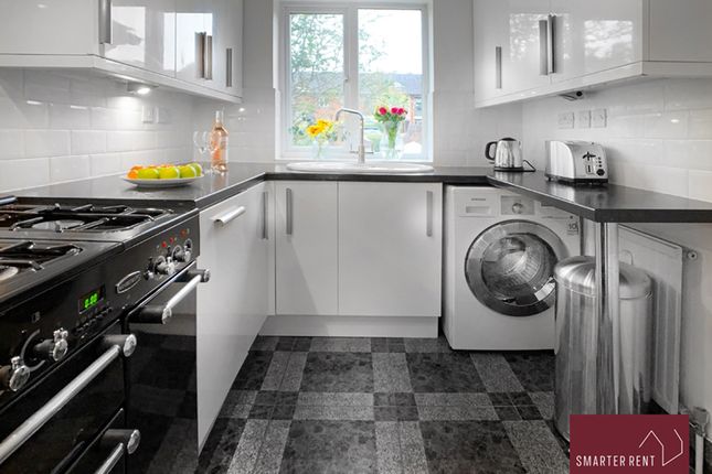 3, Peel Court, Farnborough photo 4