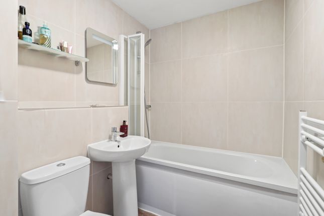 Maisonette for sale in Heathbridge, Weybridge, Surrey