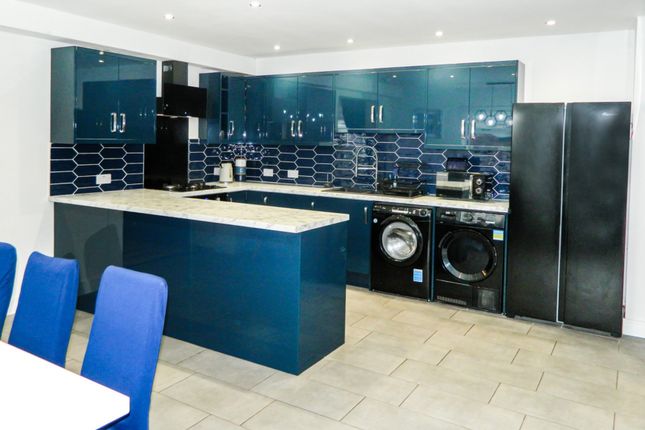 5 Greenfield Crescent, Ebbw Vale photo 2