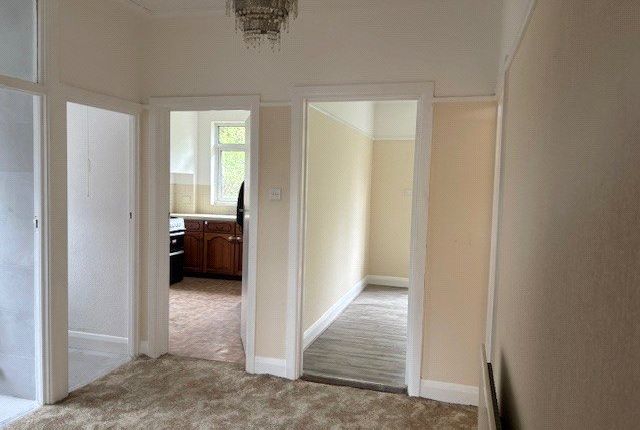 19, Hereford Gardens, Pinner photo 4
