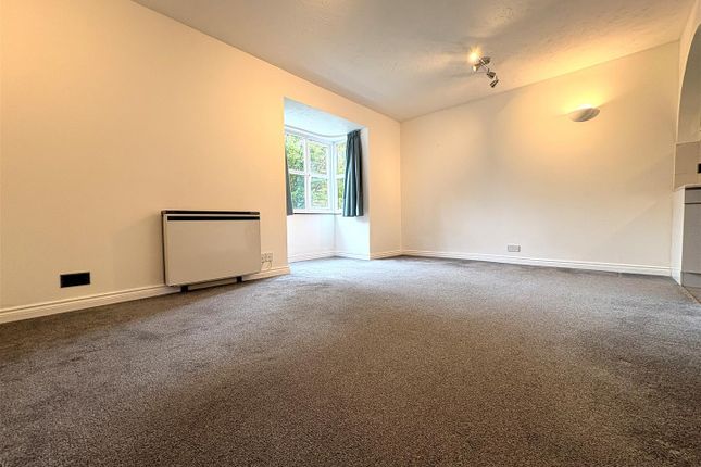 45, Chalice Way, Greenhithe photo 2