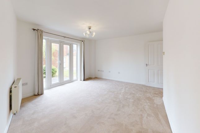 1, Wayward Lad Close, Cheltenham photo 5