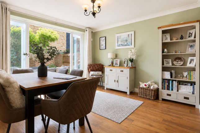 7, Sussex Close, Chelmsford photo 3