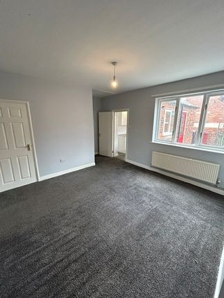 136 Model Village, Creswell, Notts photo 2