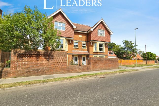 2-bed flat on 6 The Limes,, Chalford Grange, Hampshire, £170,000