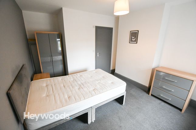 Room to rent in Waterloo Road, Hanley, Stoke-On-Trent