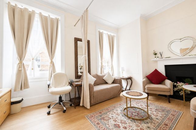 Flat Flat 1, 2, New Quebec Street, London photo 3
