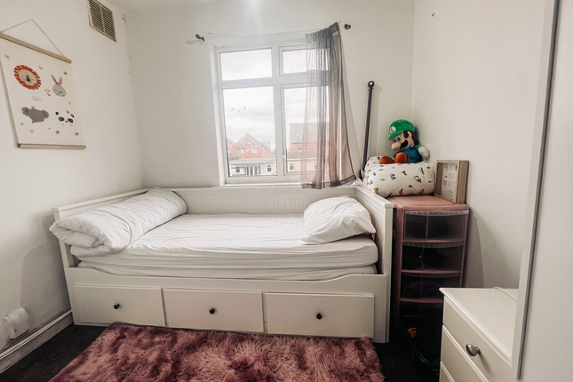 126, Blundell Road, Luton  photo 4