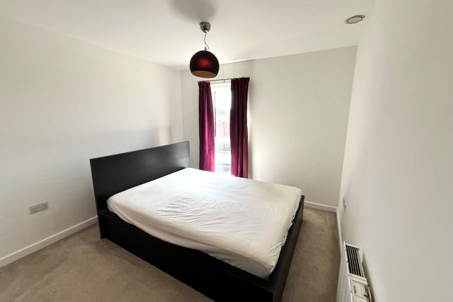 Apt 16, Birmingham photo 4