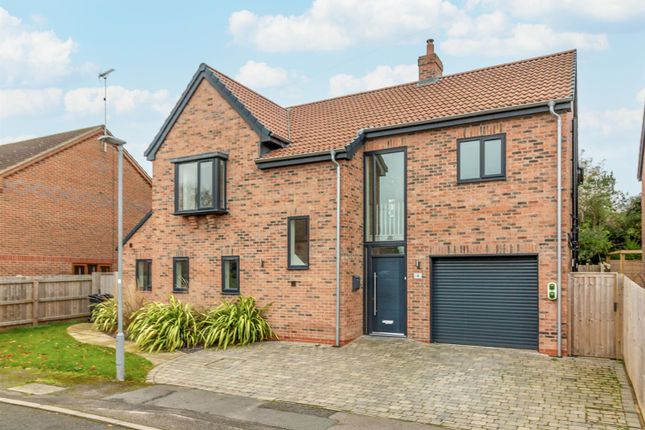Thumbnail Detached house for sale in Harewood Close, Radcliffe-On-Trent, Nottingham
