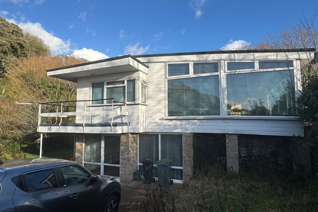 3-bed house on 10, Castle Court, Ventnor, £125,000