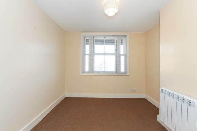 68b, Western Road, Tring photo 4