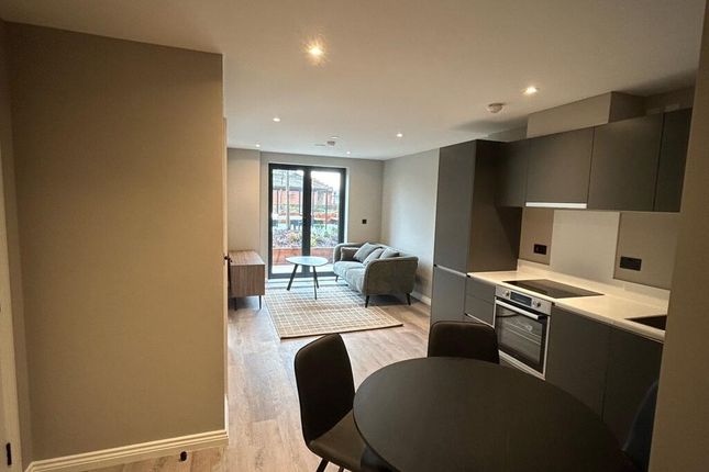 Flat to rent in Springwell Road, Leeds