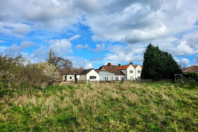Link-detached house for sale in Pig Lane, Bishop's Stortford